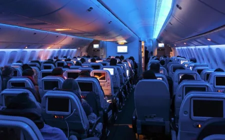 Pesawat Air Canada Tabrak Truk Damkar di Bandara LaGuardia, Penerbangan Terhenti