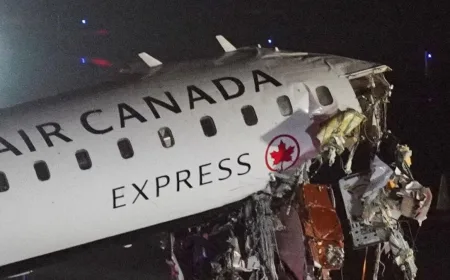 Pesawat Air Canada Tabrak Truk Damkar di Bandara LaGuardia, Pilot & Kopilot Tewas