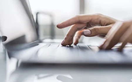 Larry Fink BlackRock: Investasi Jadi Kunci Lindungi Diri dari Dampak AI