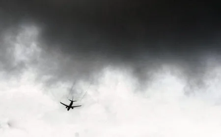 Pesawat Militer Kolombia Jatuh di Putumayo: 8 Tewas dan Puluhan Luka-Luka