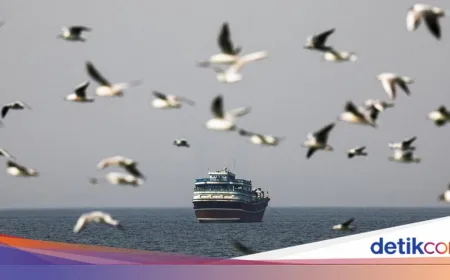 Iran Izinkan Kapal Non-Musuh Lintasi Selat Hormuz dengan Syarat Ketat