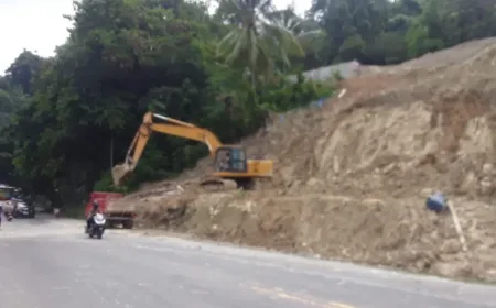 Material Longsor di Batukoneng Dibersihkan Cepat Antisipasi Musim Hujan