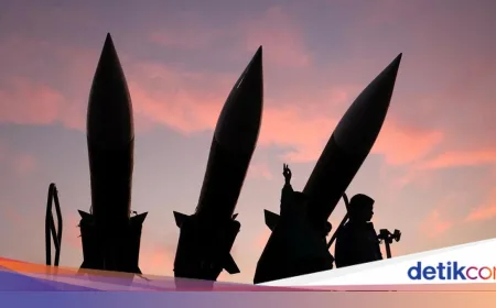 Iran Serang Israel dan Fasilitas Militer AS di Teluk dengan Rudal-Drone