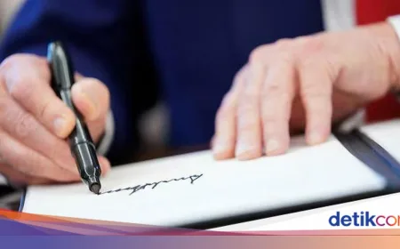 Tanda Tangan Trump Pertama Kali Muncul di Uang Kertas Dolar AS Mulai 2026