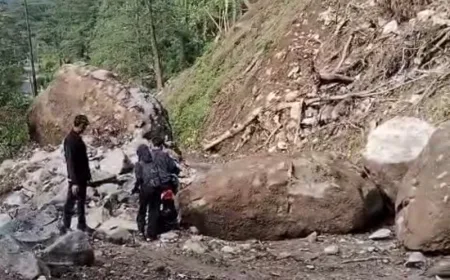 Tanah Longsor Kembali Tutup Akses Jalan ke Desa Tempur Jepara, Ini Dampaknya