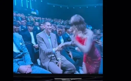 Momen Jay Idzes Diajak Dangdutan Wika Salim di PSSI Awards 2026