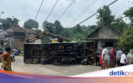 Bus Tayo Terguling di Mojokerto Saat Rombongan Halalbihalal, 1 Tewas
