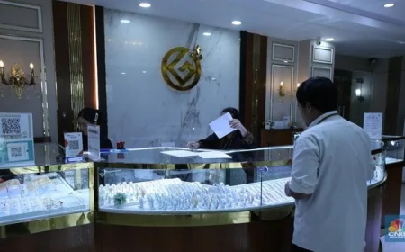 Harga Emas Galeri 24, UBS, Antam & Antam Retro Melonjak Signifikan Hari Ini