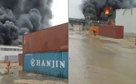 Serangan Rudal Iran Picu Kebakaran Hebat di Zona Pabrik Kimia Israel