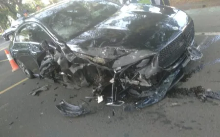 Kecelakaan Mercy Adu Banteng dengan Xpander di Tangsel, Mobil Ringsek Parah