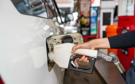 Harga BBM Naik Tajam April 2026, Pertamax Capai Rp17.850 per Liter