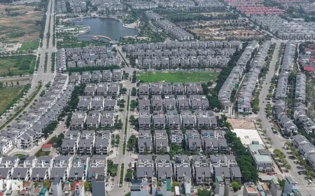 Para taipan emas dan perak, yang terjun ke industri yang tidak terkait, dengan mudah meraup keuntungan di bidang properti.