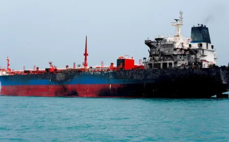 Iran Serang Tanker Raksasa Milik Kuwait di Dubai, Akibatnya Kapal Terbakar