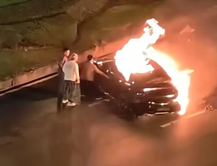 Kegagalan Pintu Elektronik Picu Tragedi Terjebaknya Pengemudi Mobil Listrik Xiaomi SU7