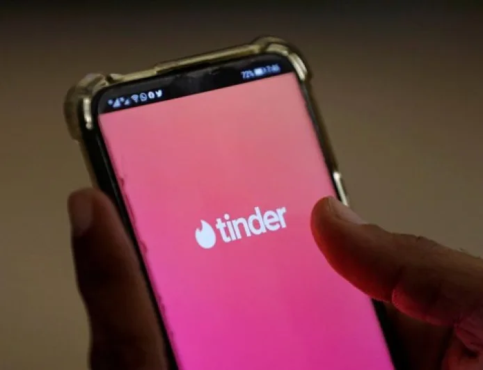 Cari Kerja Makin Sulit, Anak Muda Manfaatkan Tinder untuk Dapat Lowongan