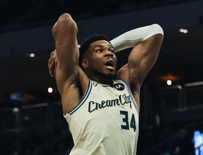 Giannis Antetokounmpo Kembali Usai Menepi 5 Pekan, Tapi Bucks Tetap Tertunduk
