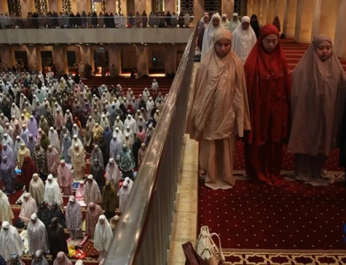 Indonesia Jadi Negara Paling Rajin Ibadah dengan 95% Penduduk Berdoa Setiap Hari