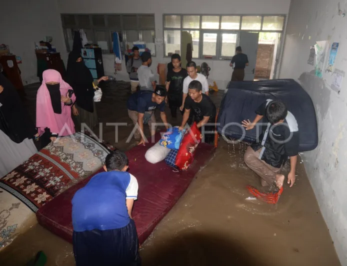 Dampak Banjir di Klaten: Pondok Pesantren Terendam dan Aktivitas Terhenti