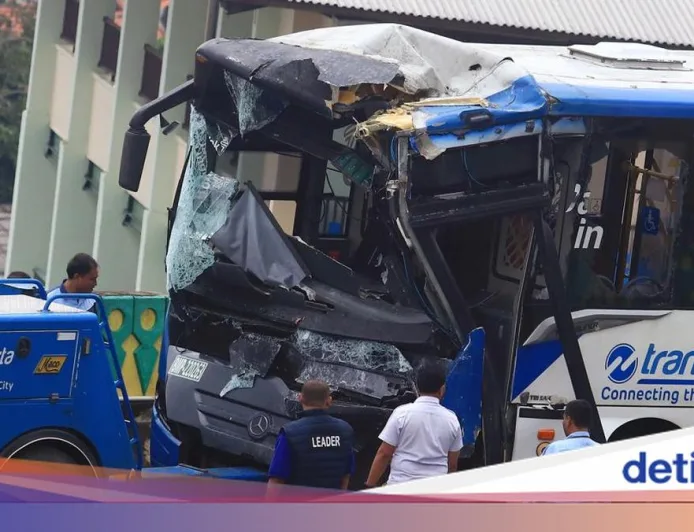 Sopir TransJakarta Jadi Tersangka Usai Adu Banteng di Jalur Langit Koridor 13