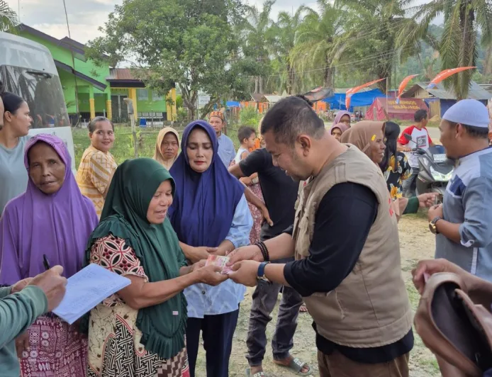 BFLF Salurkan Zakat Tunai Rp300 Ribu untuk Korban Banjir Aceh Tamiang