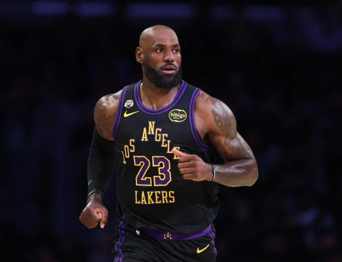LeBron James Dinilai Tak Lagi Cocok untuk Los Angeles Lakers di Musim 2026