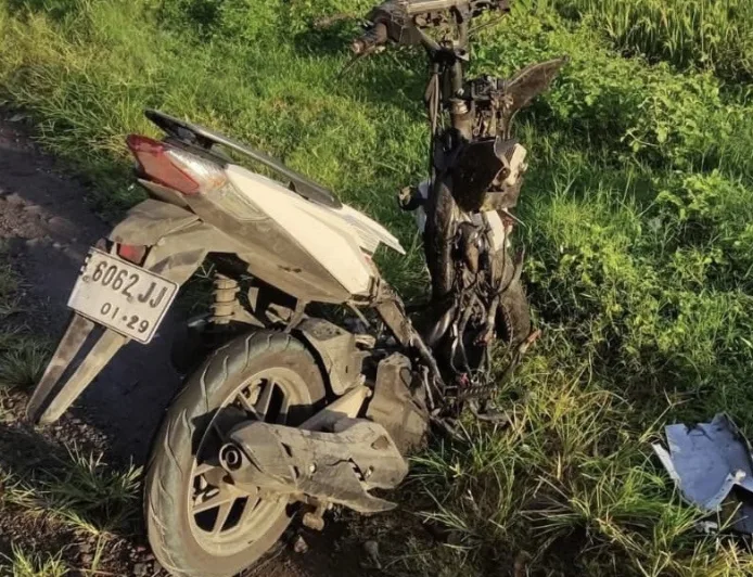 Polisi Tewas di Ngawi Usai Motor Ditabrak Mobil saat Menyalip Truk