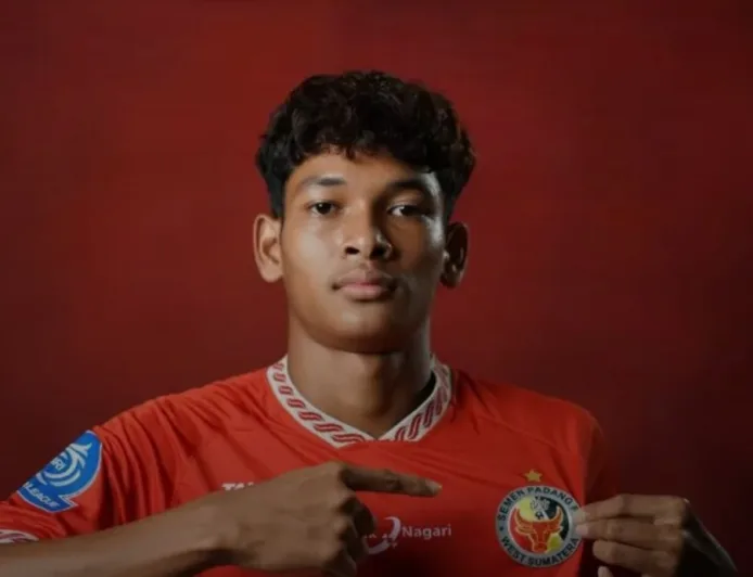 Ghifari Azhari, Bintang Muda Semen Padang yang Siap Curi Perhatian Nova Arianto di Timnas U-20