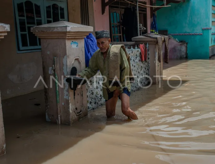Banjir di Kota Cilegon Akibat Hujan Deras Rendam Ratusan Warga