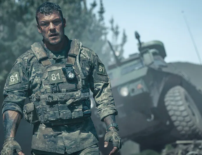 Review War Machine 2026: Film Aksi Absurd yang Justru Menghibur Banget