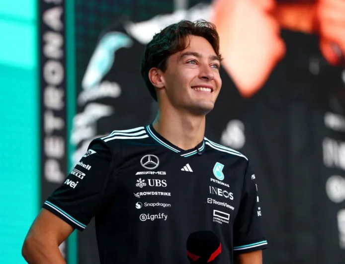 George Russell Raih Pole Position Formula 1 GP Australia, Verstappen Alami Kecelakaan