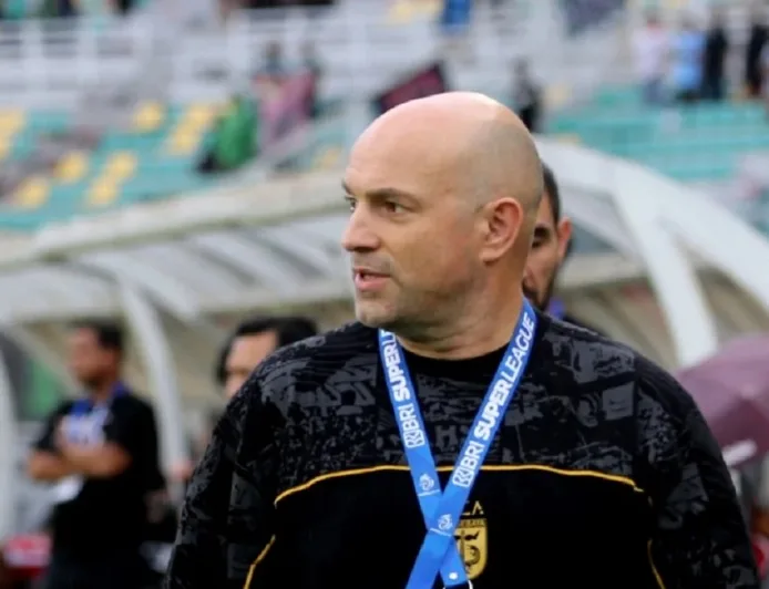 Bernardo Tavares Siap Putus Rekor Buruk Persebaya Lawan Borneo FC di Super League