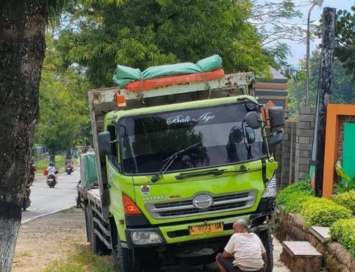 Kecelakaan Beruntun Truk Tronton di Blora Tabrak 5 Pemotor, 1 Tewas