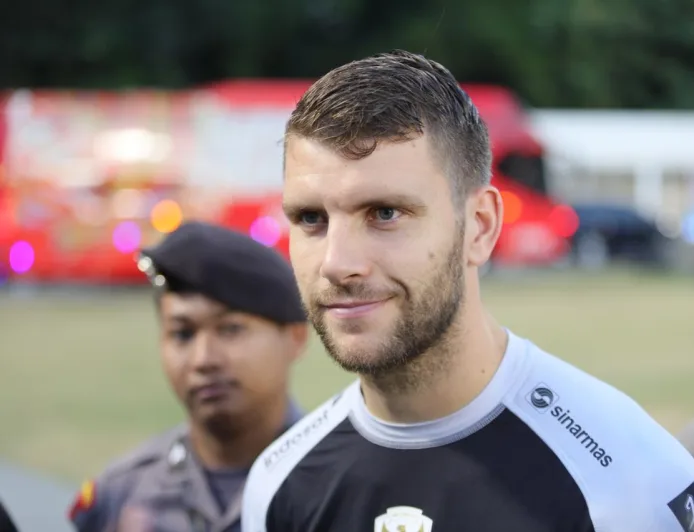 Maarten Paes Kagum Suporter Timnas Indonesia, Mirip Fans Argentina