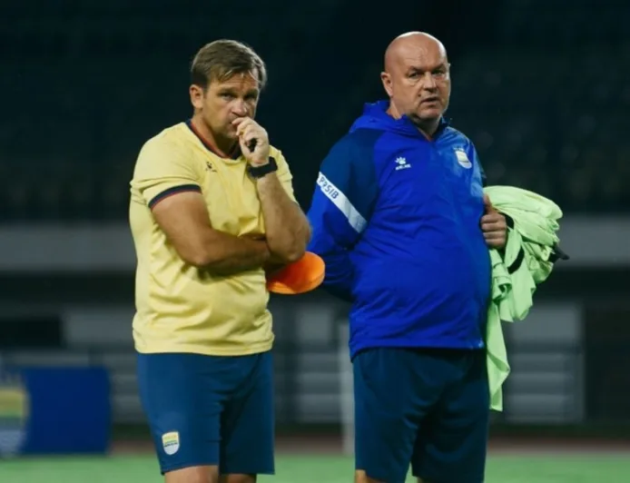 Skuad Lengkap Persib Bandung Jelang Lawan Persik Kediri, Bojan Hodak Justru Pusing