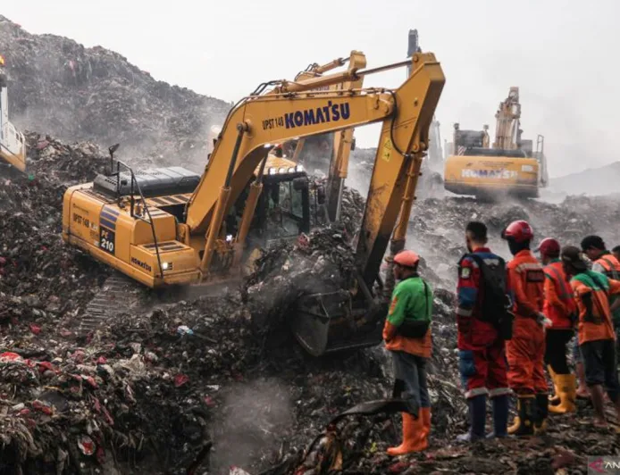 BNPB Waspadai Longsor Susulan di TPST Bantargebang Akibat Hujan Deras