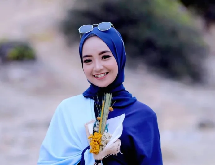 Prediksi Bobotoh Cantik Rida Laily: Persib Bandung Menang 2-0 atas Persik Kediri