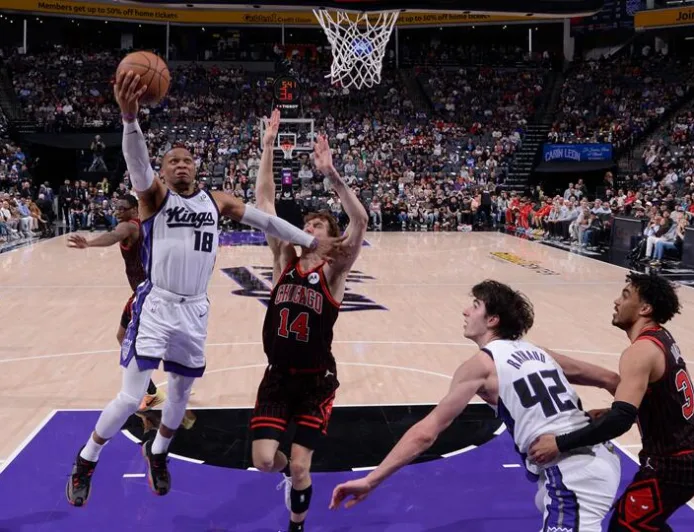 Russell Westbrook Cetak Triple-Dobel ke-208 Bawa Kings Kalahkan Bulls