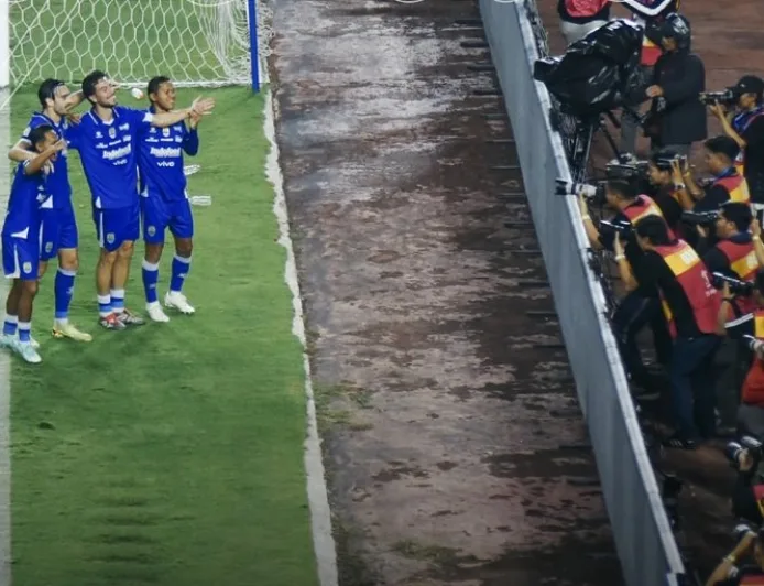 Hasil Persib Bandung vs Persik Kediri: Dua Penalti Bawa Maung Bandung Unggul 2-0 di Babak Pertama