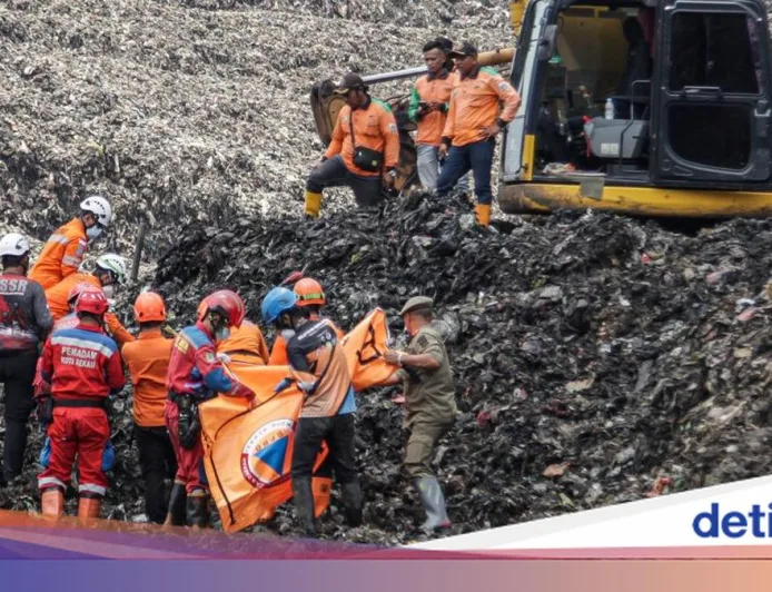 KLH Usut Longsor TPST Bantargebang yang Tewaskan 6 Orang, Tim Evakuasi Turun