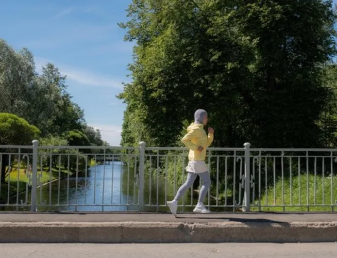 Waktu Terbaik Olahraga Saat Puasa Ramadan: Saran Dokter dan Pelatih