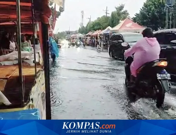Banjir Rendam Bazar Takjil Bangkalan, Penjual UMKM Merugi karena Sepinya Pembeli