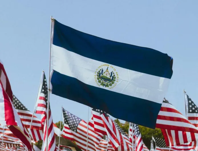 El Salvador Vonis 39 Anggota Geng Kriminal dengan Hukuman Hingga 300 Tahun Penjara