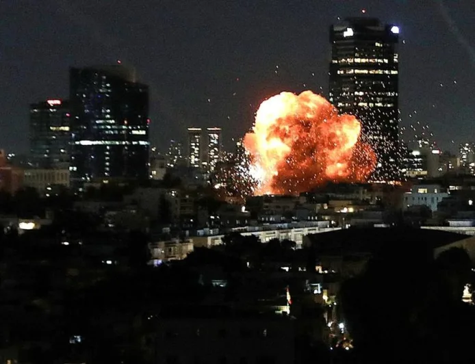 Trump Habiskan Rp15 T Per Hari untuk Lawan Drone Iran Seharga Rp338 Juta