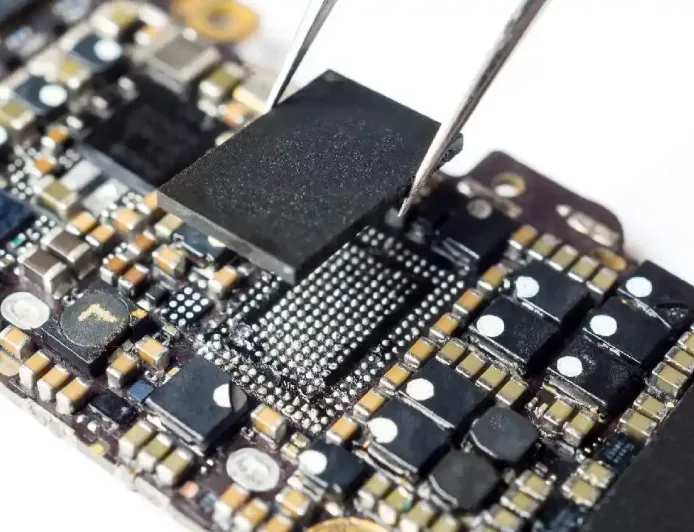 Harga RAM dan Storage Smartphone Diprediksi Terus Naik Tiap Kuartal di 2026