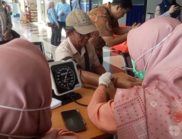 Dinkes Madiun Cek Kesehatan Puluhan Kru Bus untuk Kurangi Risiko Kecelakaan