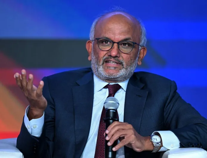 CEO Adobe Shantanu Narayen Mundur di Tengah Keraguan Masa Depan AI