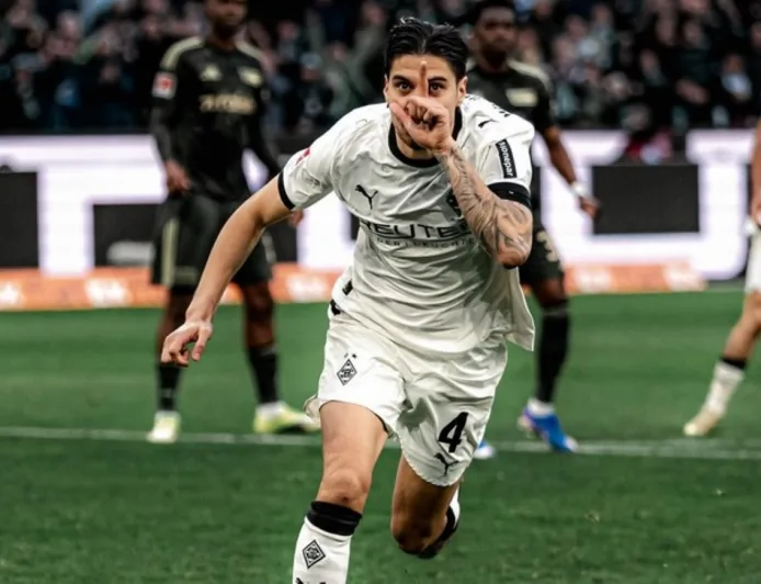 Kevin Diks Akui Masih Terbayang Kehangatan FC Copenhagen Setelah Setengah Musim di Bundesliga