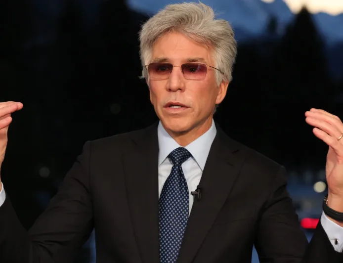 Pengangguran Lulusan Sarjana Bisa Capai 30% Akibat AI, Kata CEO ServiceNow