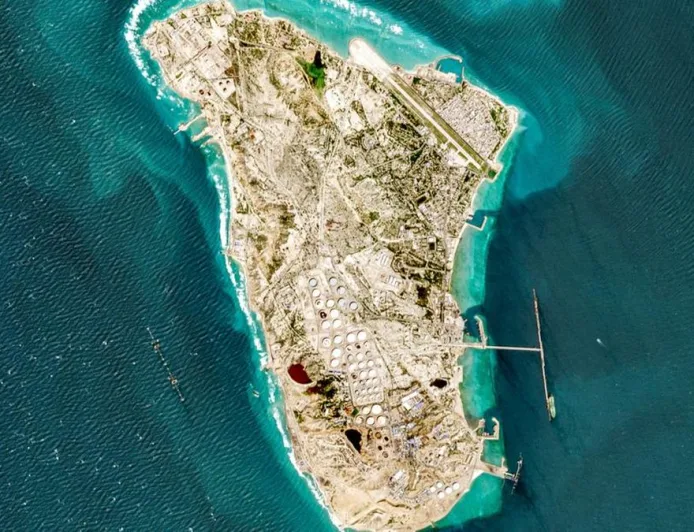 Media Iran Tegaskan Infrastruktur Minyak Pulau Kharg Tak Rusak Pasca Serangan AS