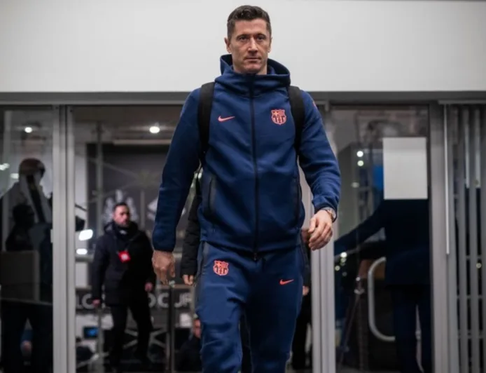 Robert Lewandowski Diperebutkan AC Milan dan Juventus, Ini Peluang Hijrah ke Liga Italia